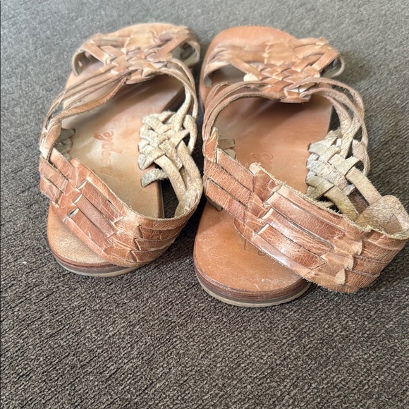 Free People Tan Leather Sandals Minimalist Design - Picture 3 of 4